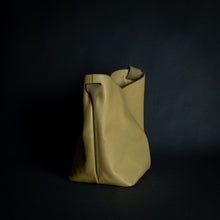 Load image into Gallery viewer, Authentic Deux de Delvaux handbag in grained leather with dark silver-toned hardware.