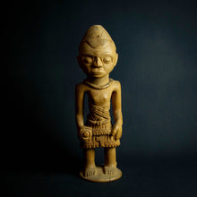 Load image into Gallery viewer, Intricately crafted Kuba statue showcasing the skilled craftsmanship and diverse artistic creations of the Kuba people.
